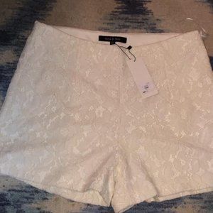 NWT Strut & Bolt Large White Floral Print Shorts